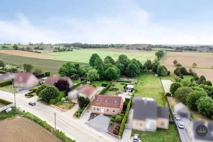 Ruime Gelijkvloerse Woning met Tuin te Koop