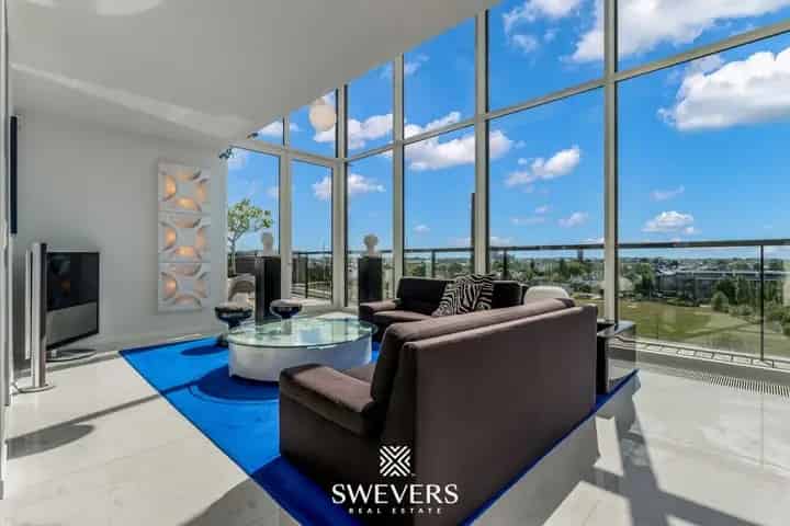 Penthouse Hasselt Zwembad 197m2 Terras 187m2