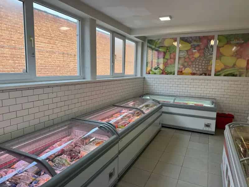 Commercieel Gelijkvloers 4 Parkeerplaatsen