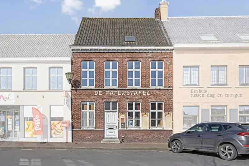 Huis te koop Watou: Polyvalent pand met 5 slaapkamers en tuin