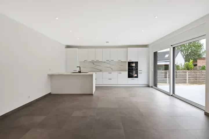 Huis te koop Zemst: Gerenoveerde 3 gevel woning