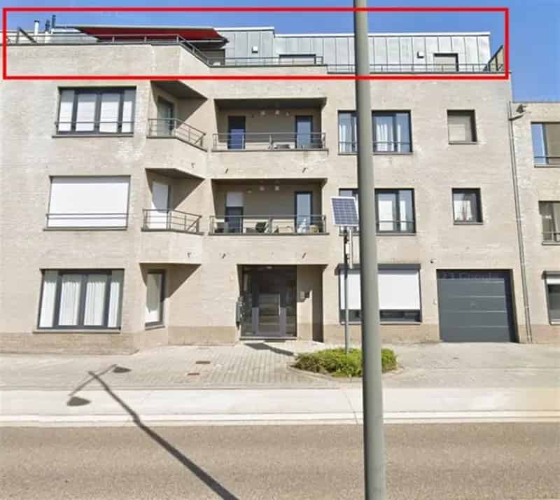 Lichtrijk Dakappartement 2 slaapkamers Groot Terras te Huur