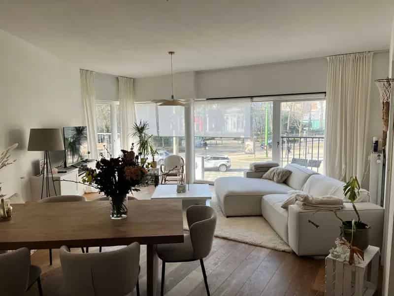 Antwerpen Harmoniepark: Lichtrijk 2 Slaapkamer Appartement te Koop