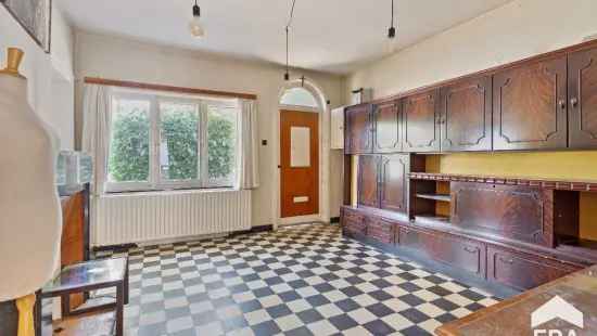 Te Koop: Te Renoveren Woning in Genk