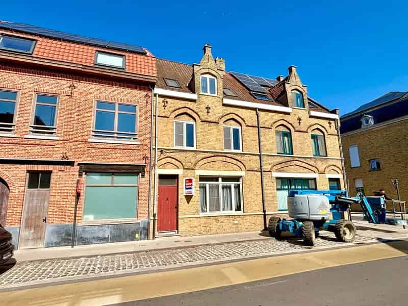 Huis te koop: Ruime stadswoning 3-5 slaapkamers en koer