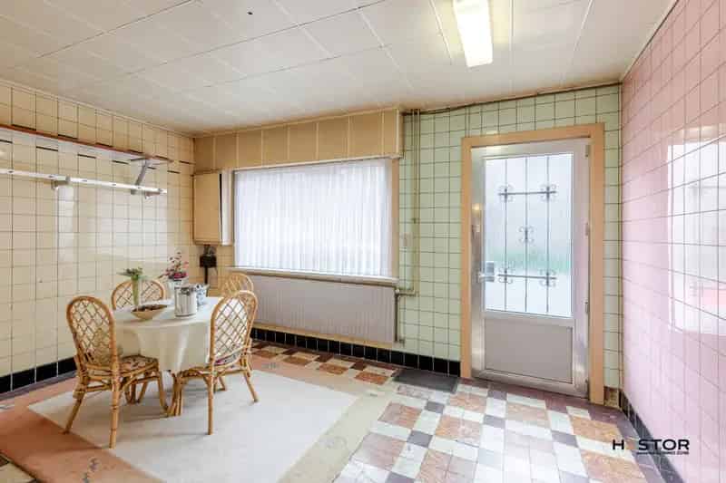 Huis te huur Stekene centrum: 2 slaapkamers, renovatieproject