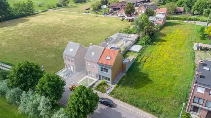 Landelijke gerenoveerde HOB met 3 slaapkamers en tuin