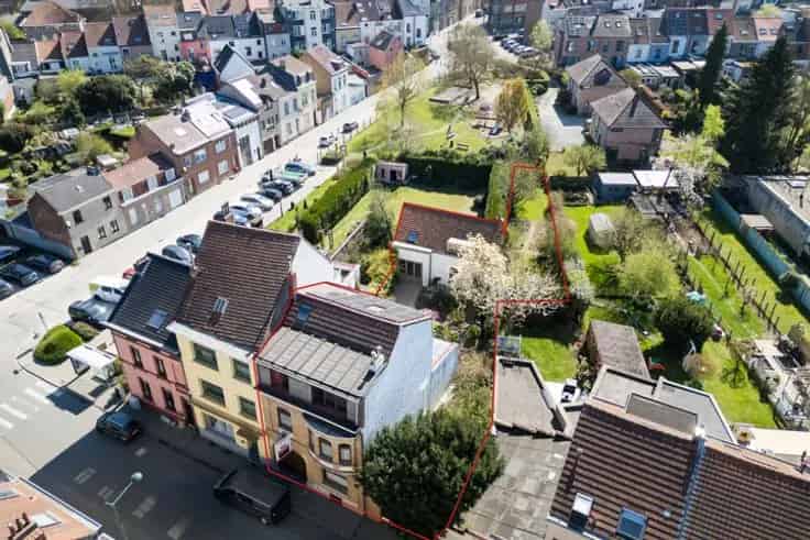 Huis Te Koop UKKLE: 6 slaapkamers, 2 badkamers, Atelier, Tuin