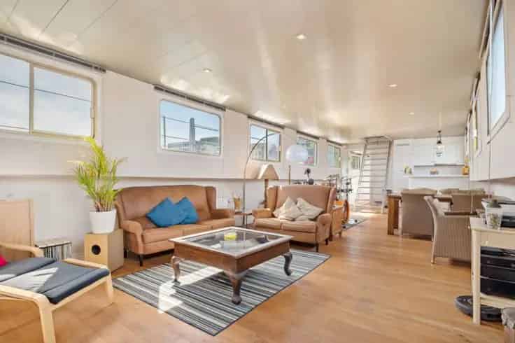 Woonboot te Koop 4 Slaapkamers Wellness Jacuzzi Havenzicht