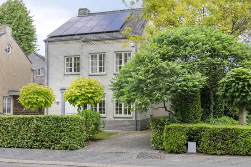 Ruime 5 Slaapkamerwoning Achel 246m2 Woonplezier