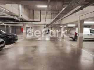 Parkeerplaats te Huur Antwerpen Den Dam Laadpalen