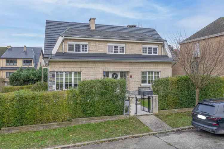 Huurhuis met 4 slaapkamers in rustige straat te Dilbeek