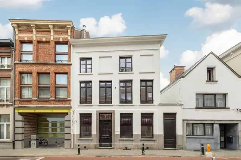 Gerenoveerd Appartement te Huur Lier met Bijgebouw