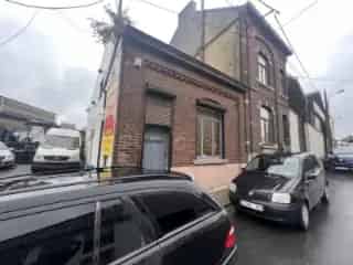 Industrie te koop Lodelinsart 400m2 magazijn
