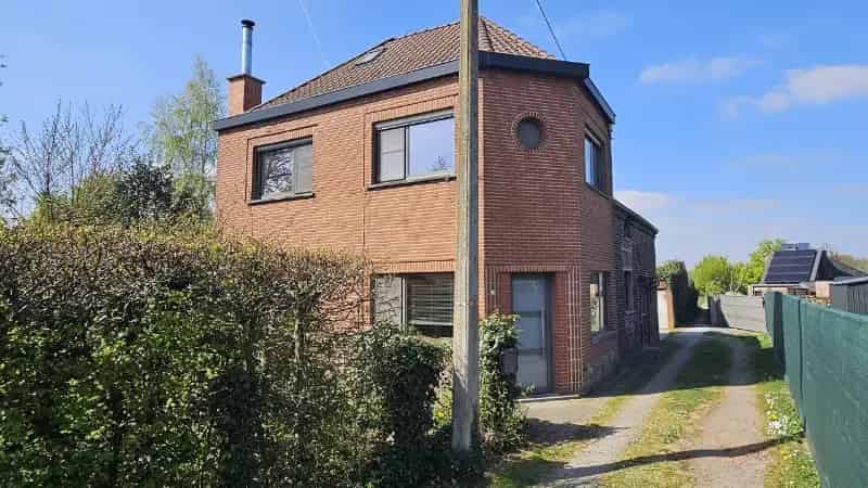 Huis te koop 180m² 2 slaapkamers landelijk gelegen