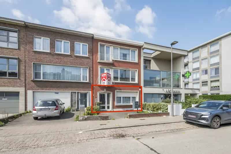 Te renoveren gelijkvloersappartement met tuin