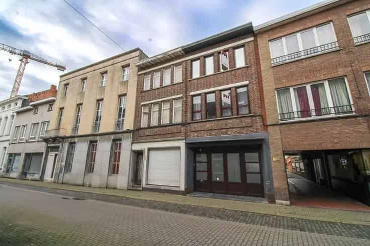 Ruime gezinswoning te koop in Sint Niklaas