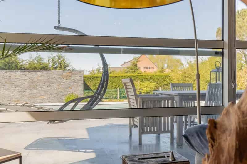 Huis te koop Lebbeke: Instapklare woning met zwembad