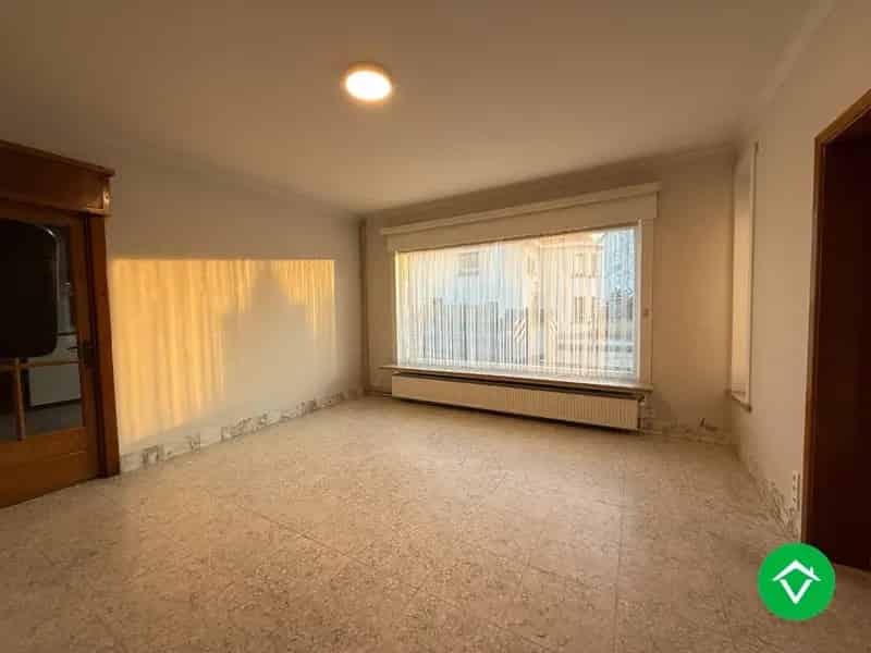 Ruime halfopen bebouwing 3 slaapkamers dubbele garage Sint-Eloois-Winkel