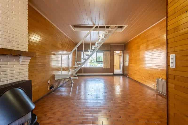 Goed onderhouden woning met garage te Aalst