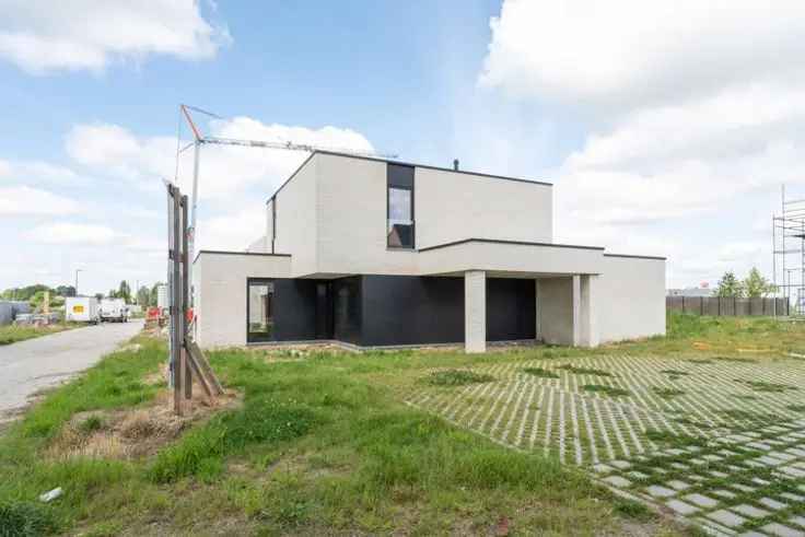 Moderne Halfopen Woning te Koop Deerlijk