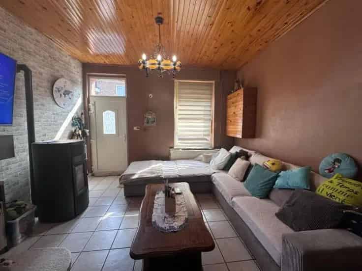 Huis Te Koop: 3 Gevels, Grote Tuin, 2 Slaapkamers