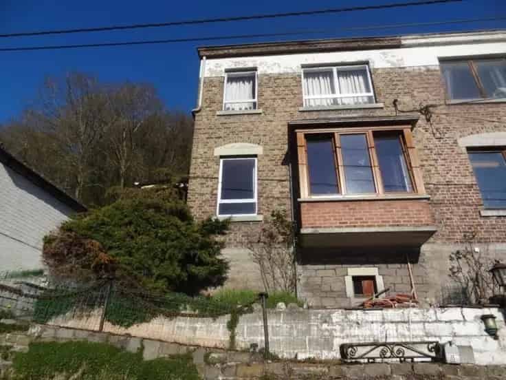 Huis te renoveren 2 slaapkamers garage tuin