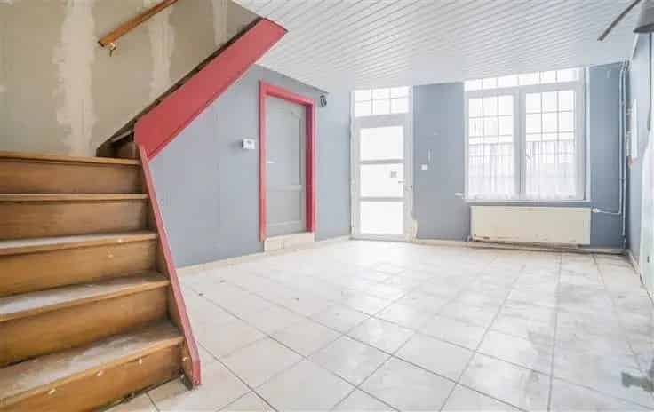 Appartementsblok Te Koop: Huis en Studio te Renoveren