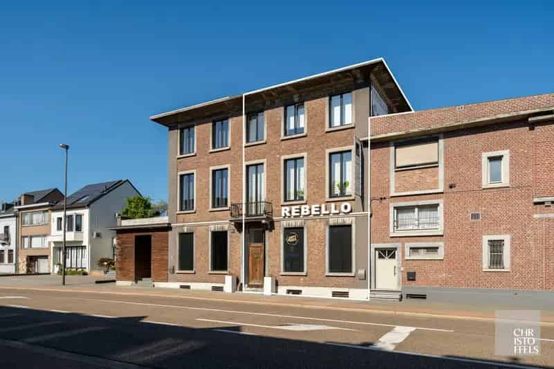 Herenhuis te huur: Woonst 200m² + Commerciële ruimte 107m²