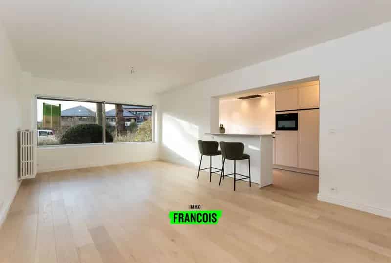 Gerenoveerd 3 Slaapkamers Appartement Kristus Koning Brugge