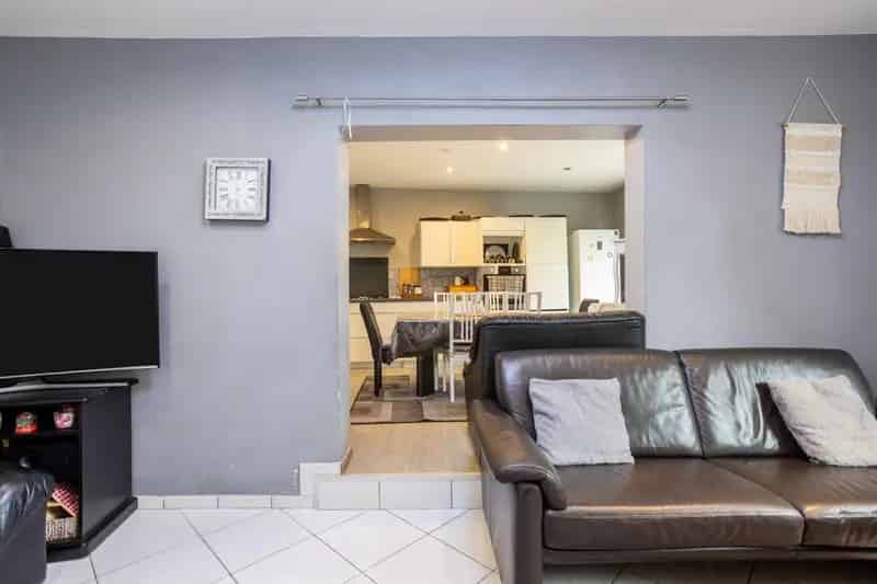 Op te frissen woning te koop