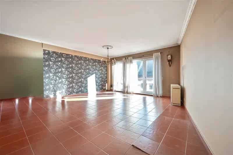 Appartement te koop Sint-Niklaas centrum met garage