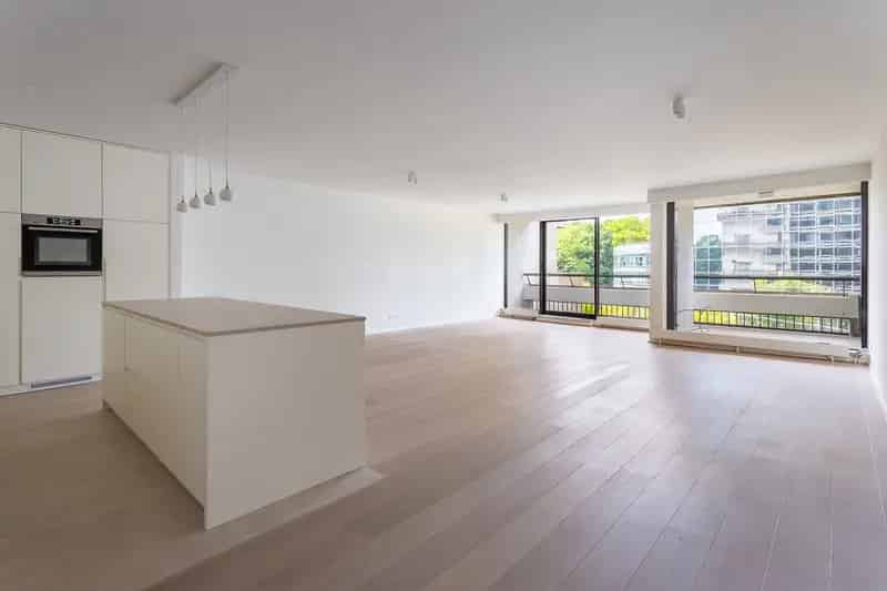 Nieuw gerenoveerd appartement Antwerpen 2 slaapkamers terras
