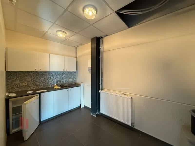 Kantoor te huur Evergem 354m² magazijn 350m²