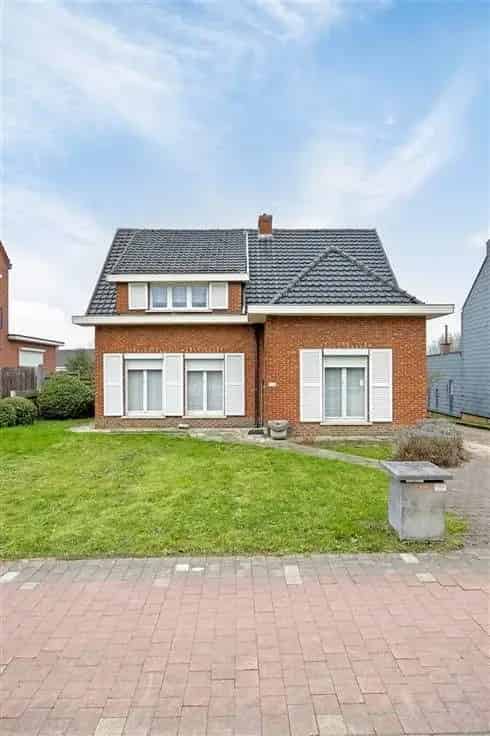 Huis Te Koop Holsbeek: Vrijstaande woning met 3 slaapkamers en garage