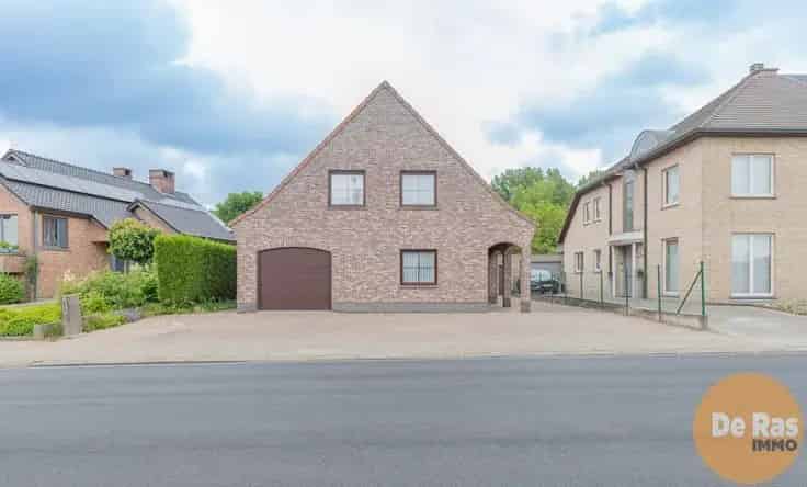 Huis te Koop 3 slaapkamers 2 garages Denderhoutem