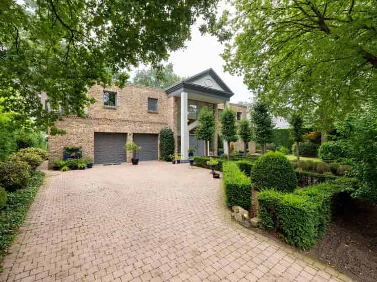 Ruime Villa te Koop 4 Slaapkamers s Gravenwezel