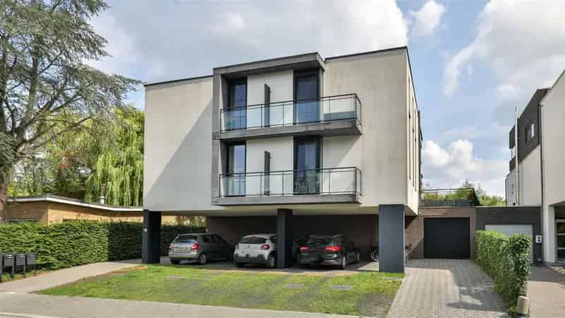 Appartement te huur Kontich: Ruim gelijkvloers met tuin garage en oprit