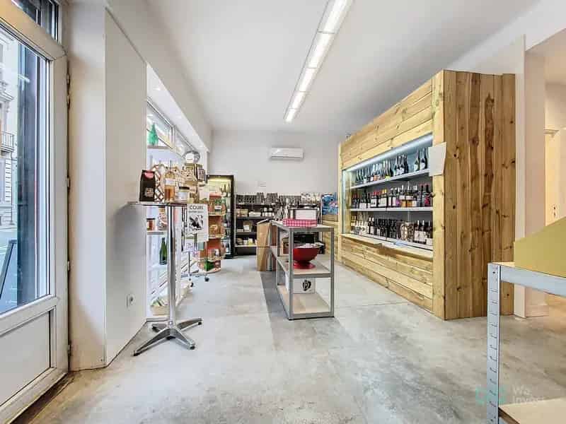 Appartement te Ixelles - Winkel en Horeca