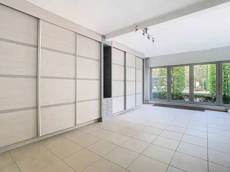 Appartement te koop: Instapklaar gelijkvloers met tuin en parkeerplaatsen