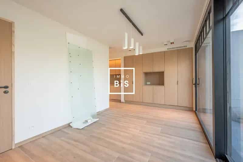 Prachtige Hoekwoning Nabij Centrum