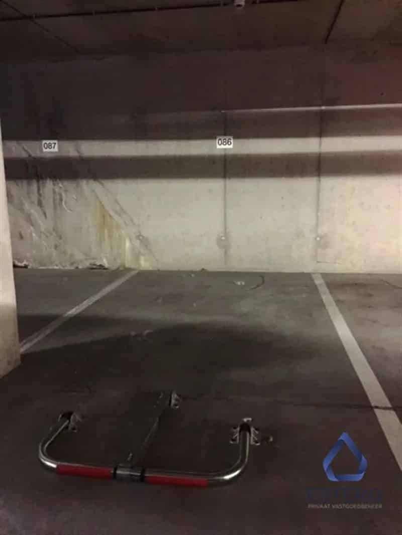 Ondergrondse parkeerplaats in residentie