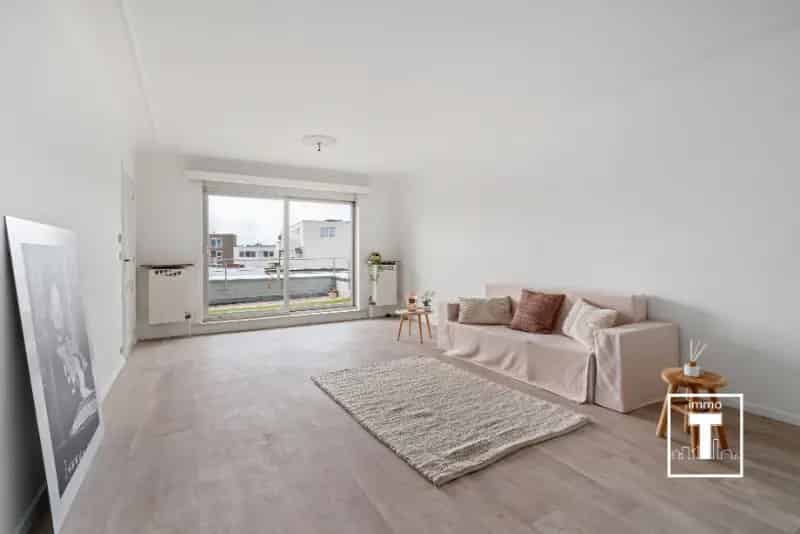 Appartement te koop Zwijnaarde: Zuidgericht terras en garage