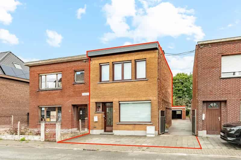 Huis te huur Zelzate: 4 slaapkamers, garage en tuin