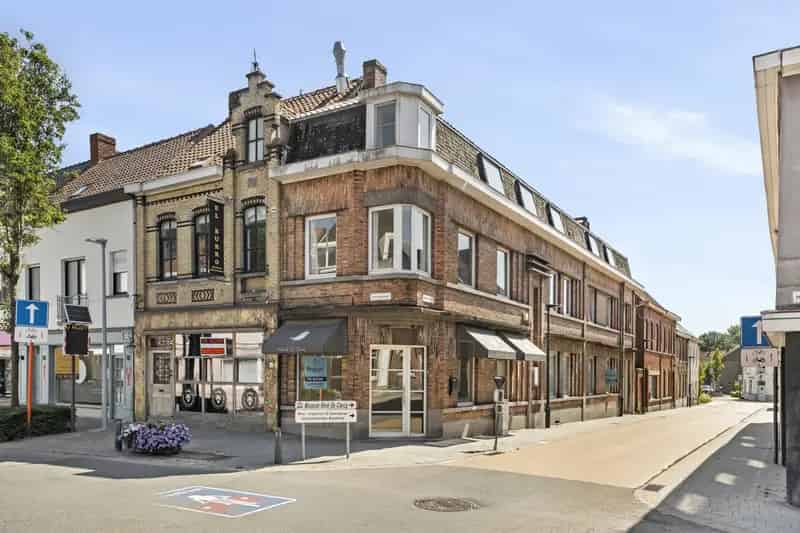 Handelspand met Woonst te Huur in Deerlijk Centrum