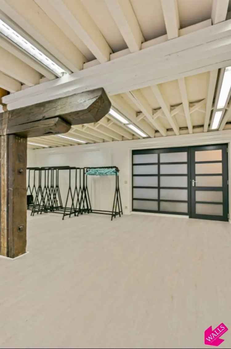 Kantoor te Huur Antwerpen: 126m² in Gerenoveerd Oud Pakhuis