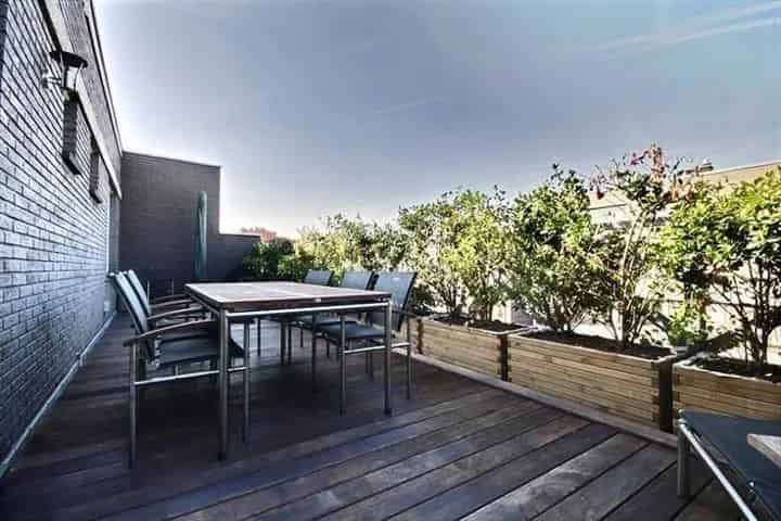 Penthouse Ixelles 1 slaapkamer 68m2 terras 40m2 gemeubileerd parking