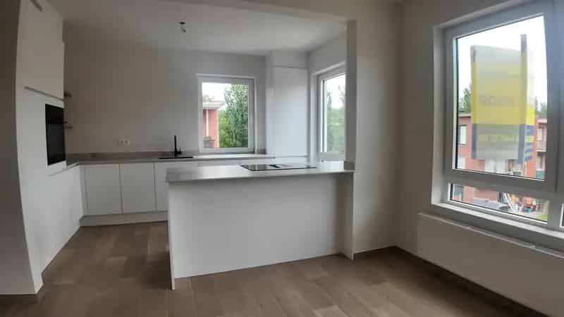 Gerenoveerd Appartementsgebouw 3 Appartementen 3 Slaapkamers Schoten