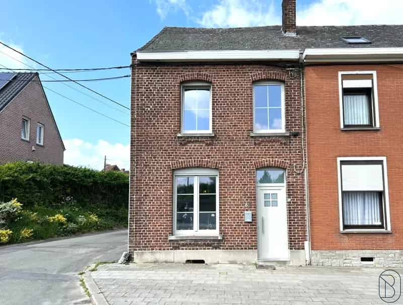 Huis te huur: Gerenoveerde woning nabij winkels en station