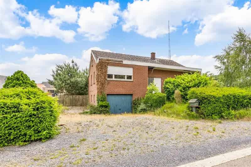 Te renoveren split level woning Opitter